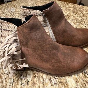 Distressed Brown Plaid & Fringe Bootie 4147 NWOB Boutique